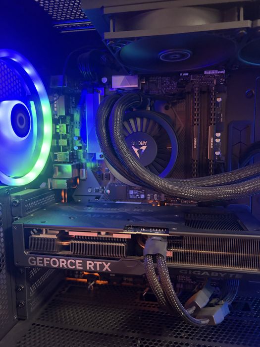 PC Gaming + 2 monitoare