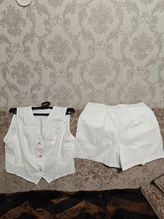 Продам льняной костюм