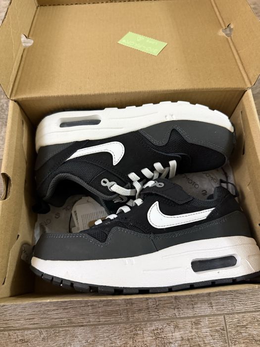 кроссовки детские новые Nike