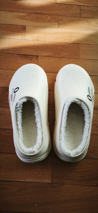 Домашни топли пантофи