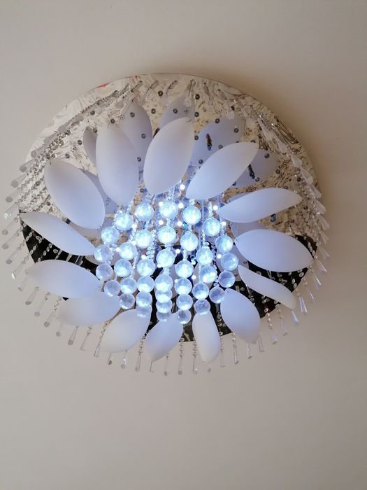 Люста потолочная