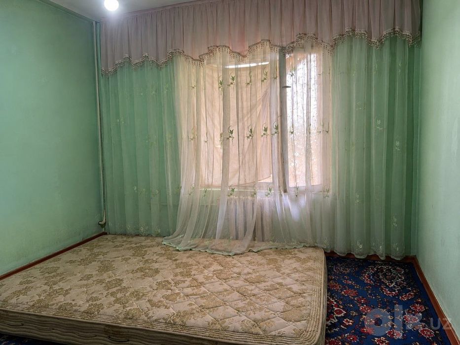 Продам 1/9/9 Сергели -6 среднее состояние. Балкон 2х3. 44 кв.м