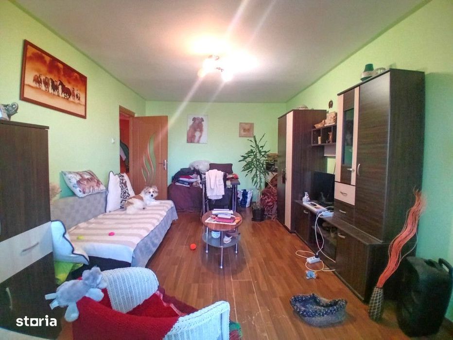 Apartament 3 camere, cartier Intre Lacuri, 2 balcoane, etaj intermedia — fotografia 3