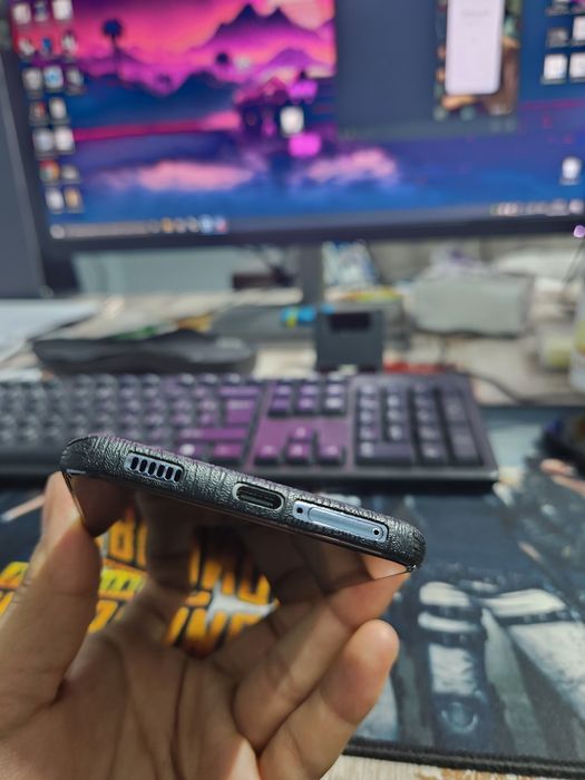 Samsung s 21    8 ga 256 talik