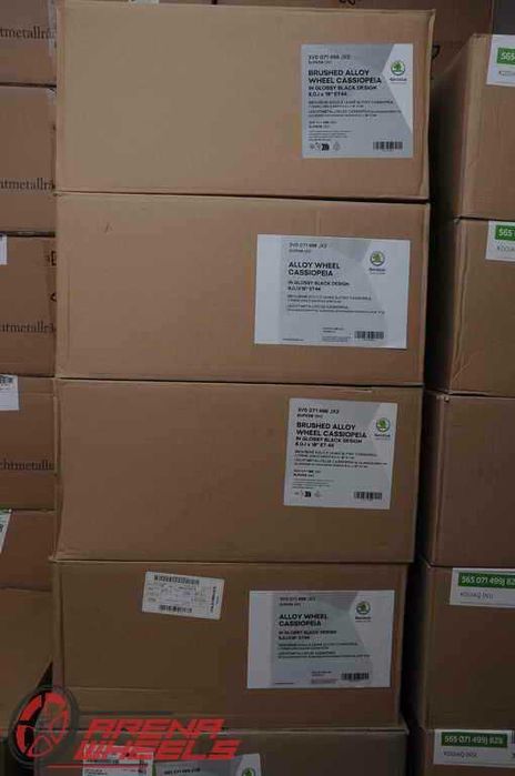 Jante Noi 18 inch Originale Skoda Superb 3V Negru Diamond Cut