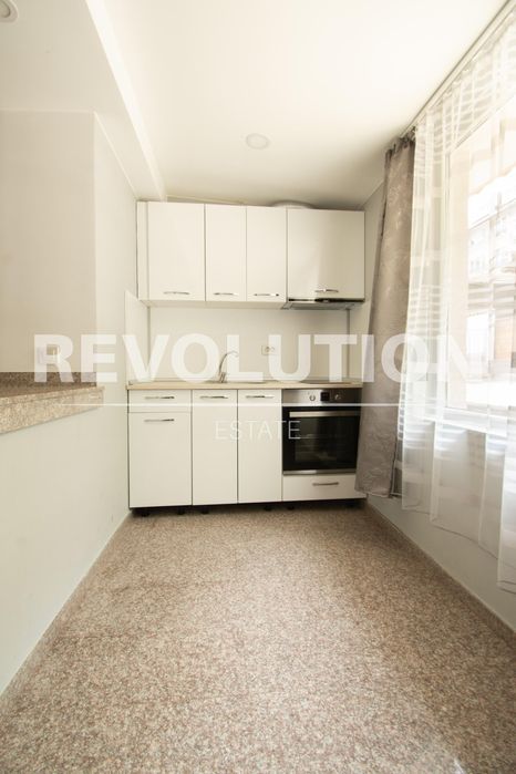 Дава се под наем Двустаен апартамент в София, Център - 70 кв.м за 750 € - Снимка #3