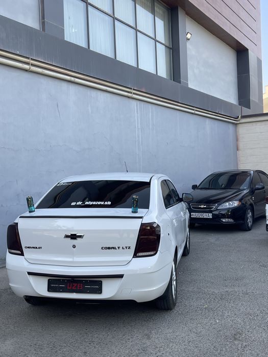 Кобалт 1.5 автомат белый