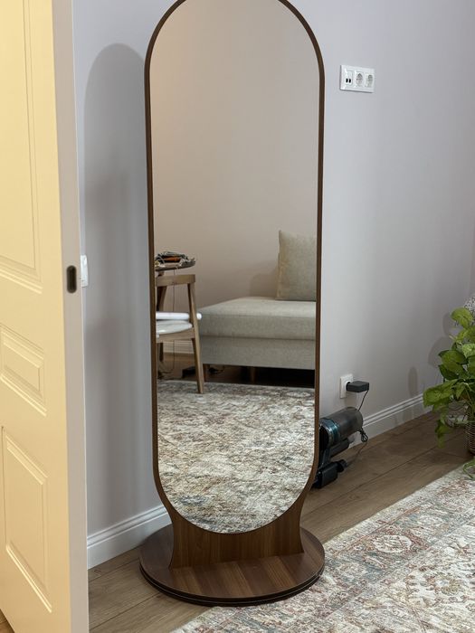 Напольное крутящееся зеркало