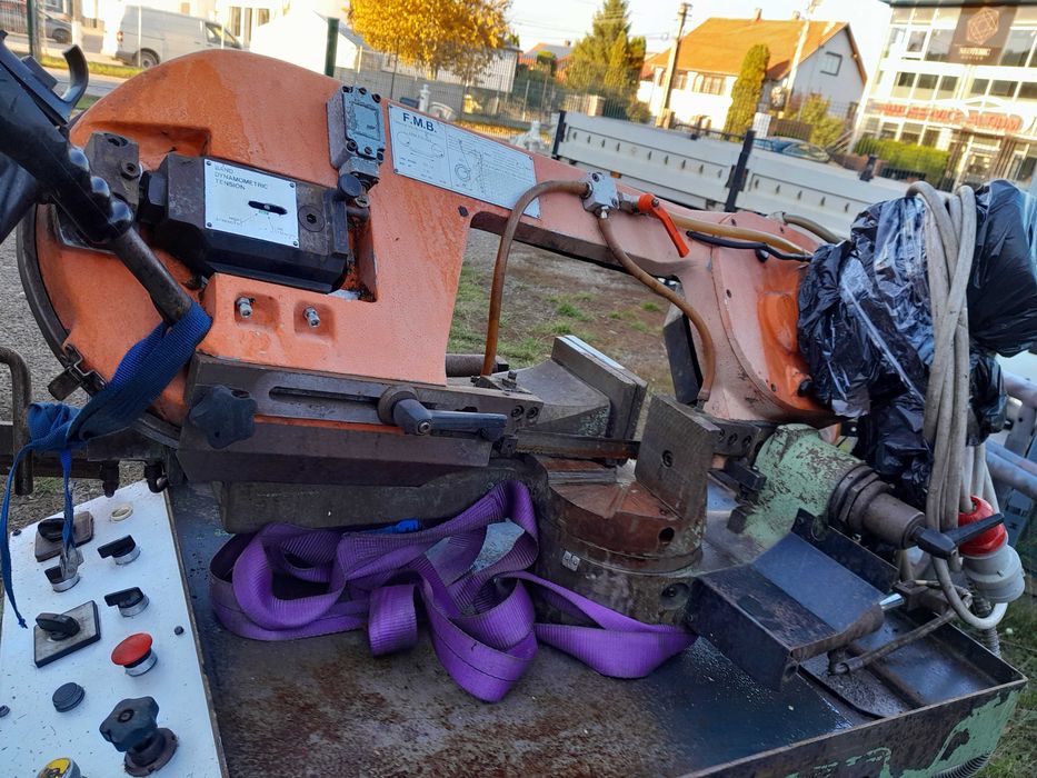 Ferastrau panglică taiat fer mai multe detagli la telefon