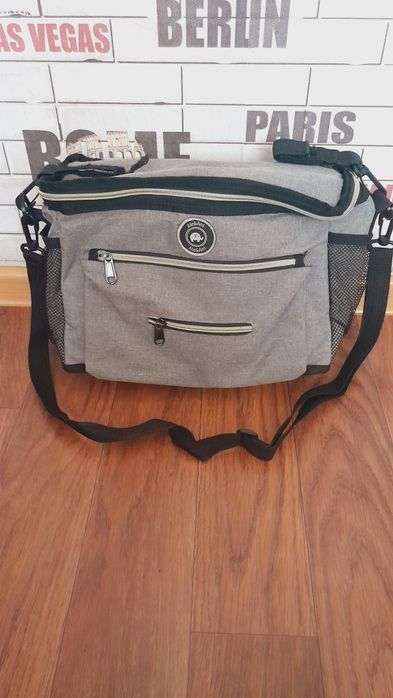 Коляска с сумкой  продам