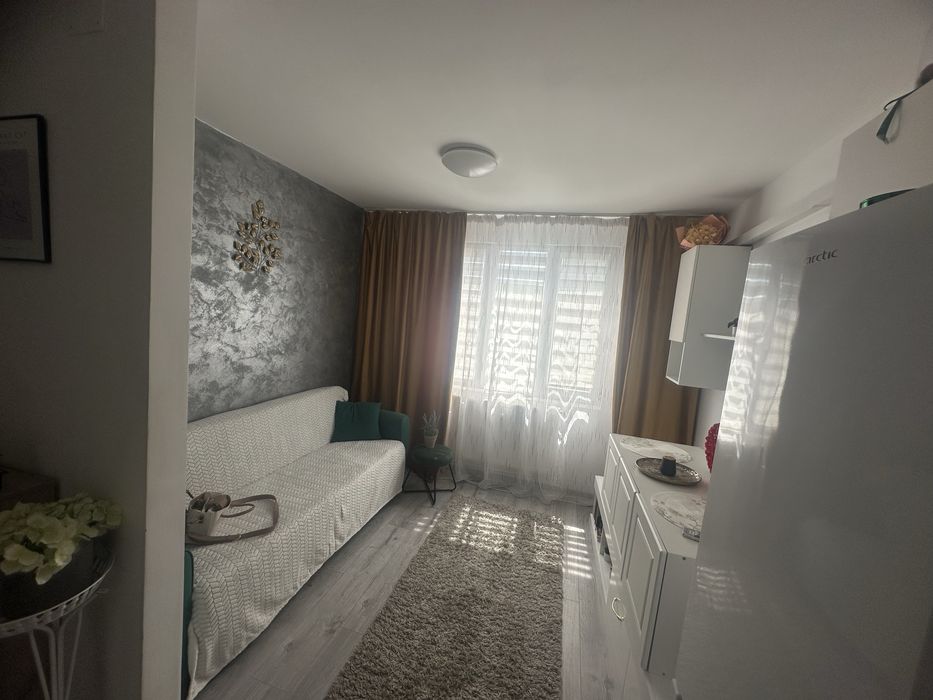 Proprietar vand apartament  micro 19