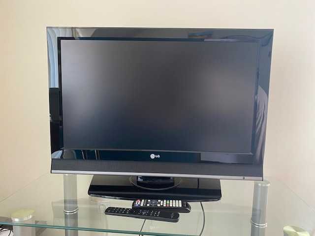 LG LCD телевизор 32” — модел 32LG342