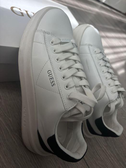 Дамски кецове Guess
