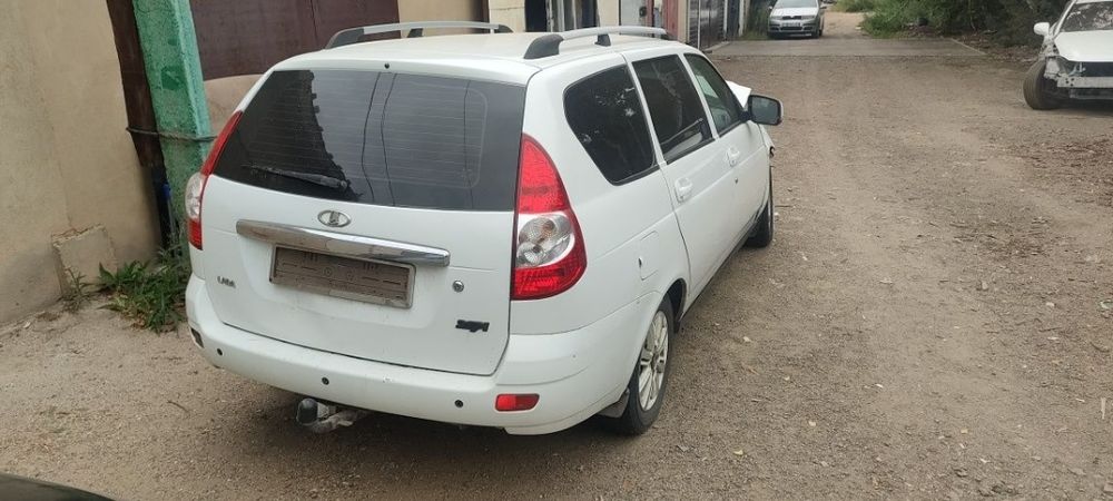 Lada Priora универсал 2012 года