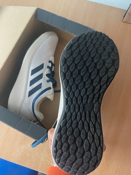 Adidasi Adidas purebounce street + barbati, noi cu eticheta