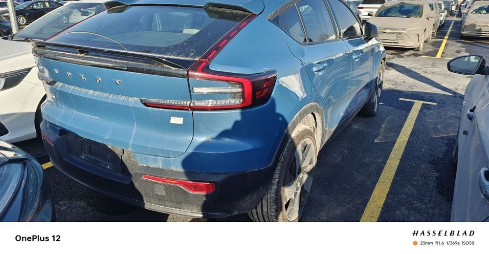 Volvo c40  цена 37000долл есть малый пробег чистая