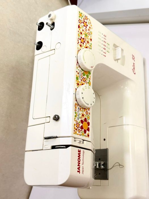 Швейная машина JANOME Color 55
