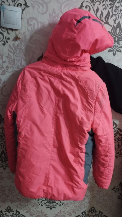 Куртка на девочку, состояние хорошее,продам