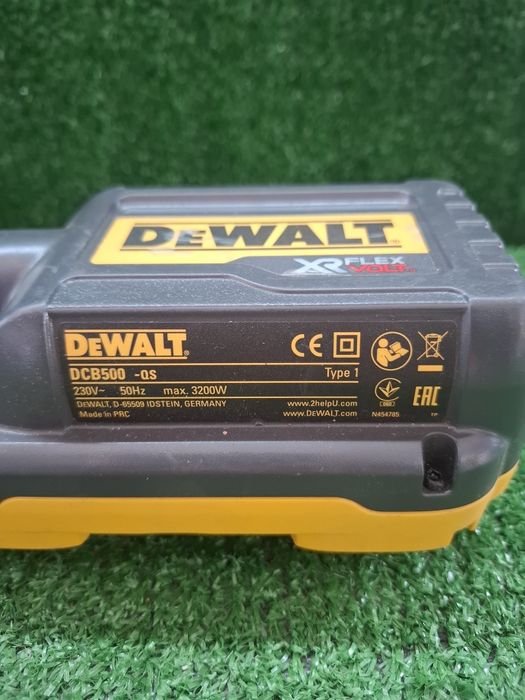 Адаптер за пендула 54 волта към 220 волта DeWALT DCB500