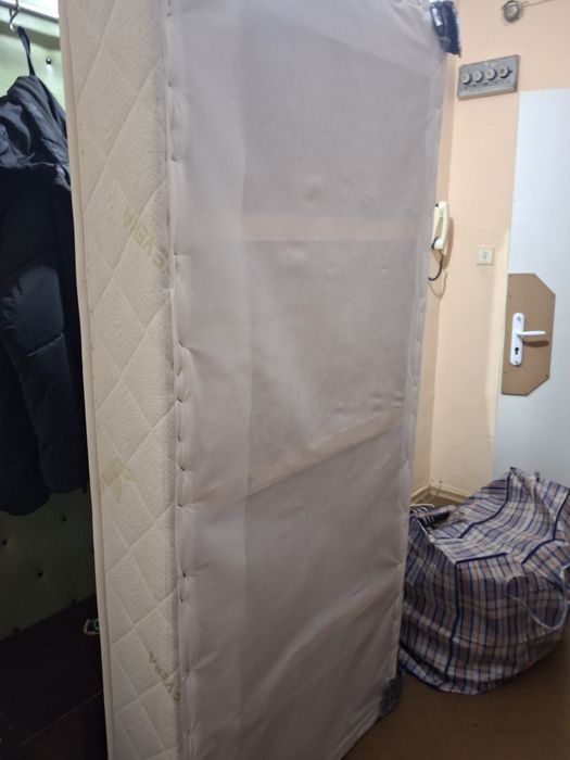 Два единични матраци