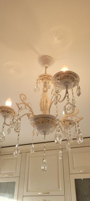 Продам люстру 3х рожковую