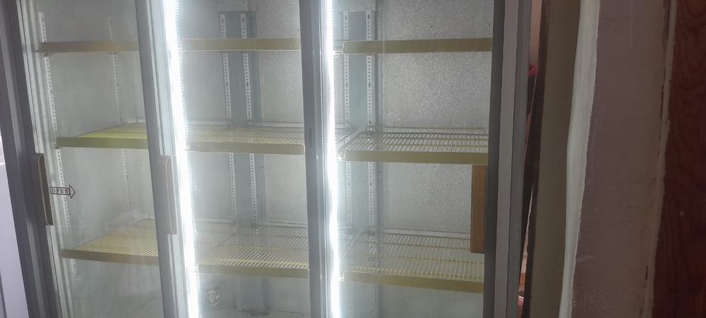 Холодильник трех дверный