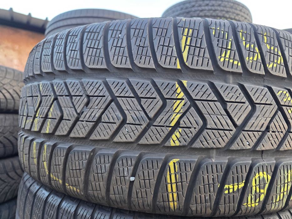 4бр Зимни гуми 255 40 21 - Pirelli