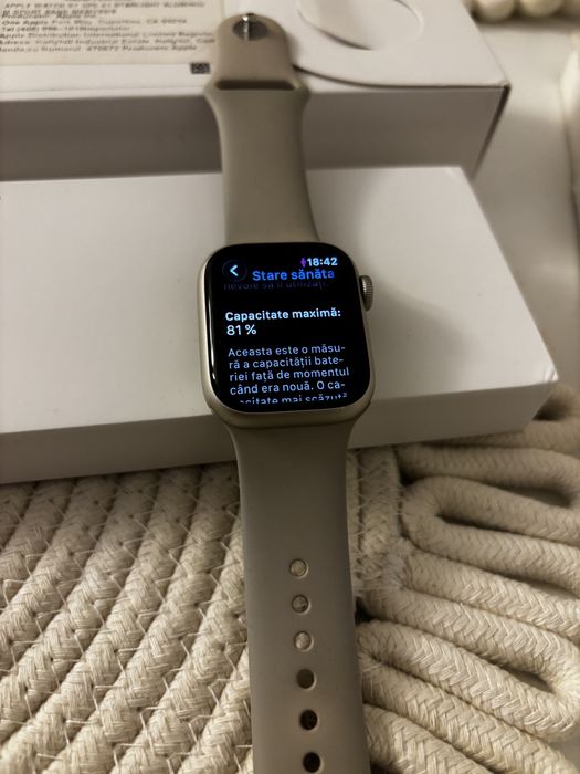 Vand Apple Watch S7 GPS 41 Starlight Aluminiu