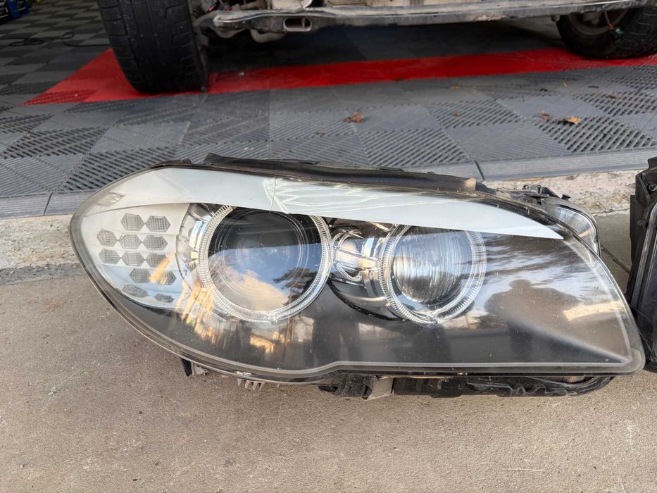Far / Faruri BMW Seria 5 F10 F11 Complete Xenon Anglia Adaptive Originale Oem