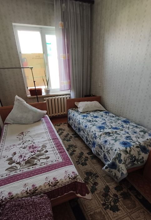 Мкр.Север 3 бөлмелі пәтердің 1 бөлмесі жалға беріледі