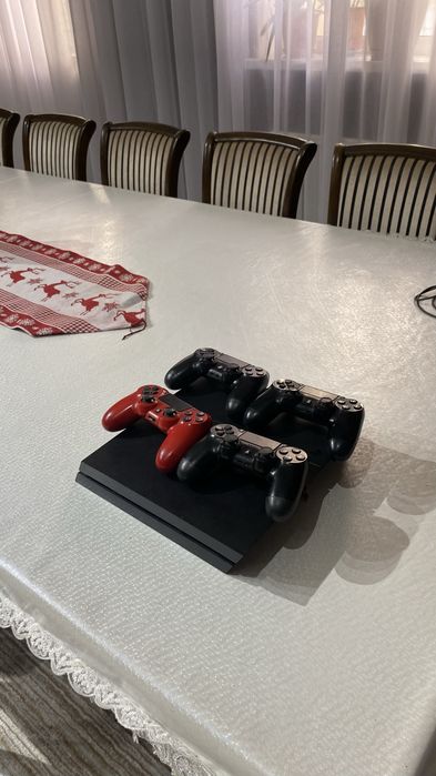 Продаеться Playstation slim 4