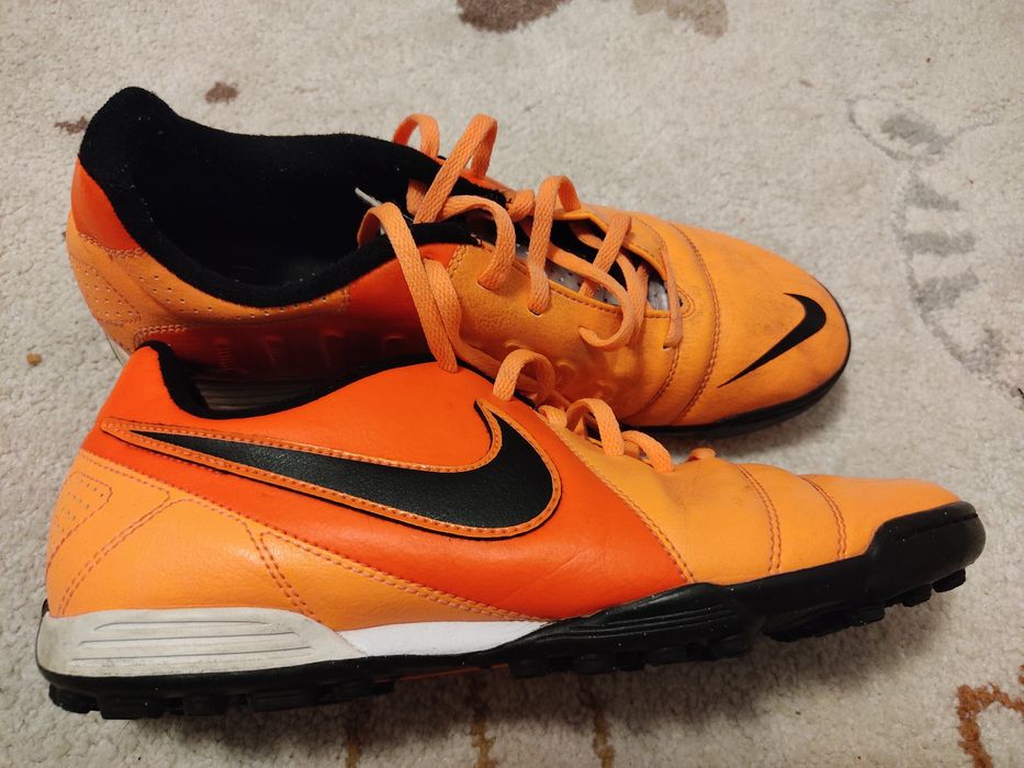 Ghete Nike pentru sintetic
