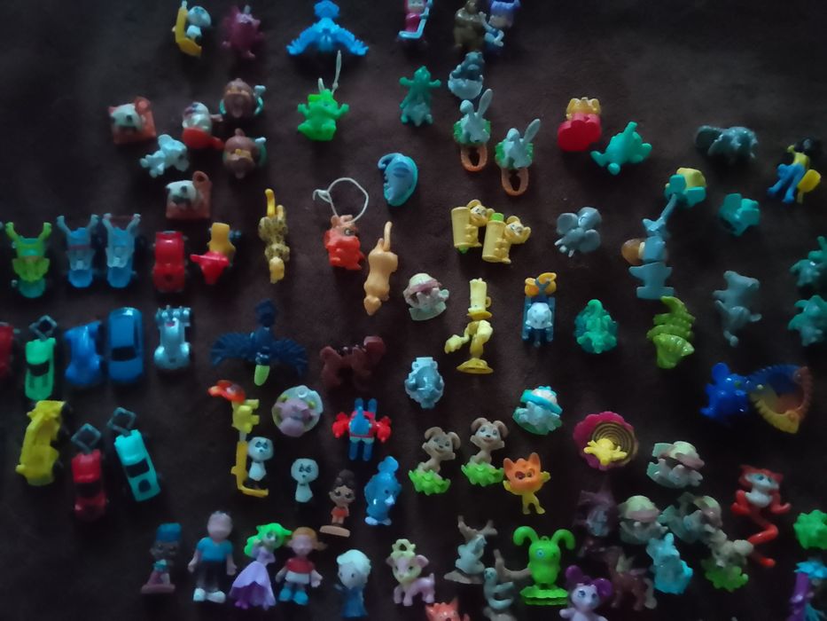 Продам игрушки из киндоров