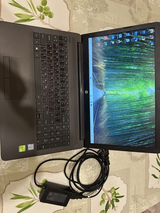 Лаптоп HP i3-7020U, 8GB DDR4