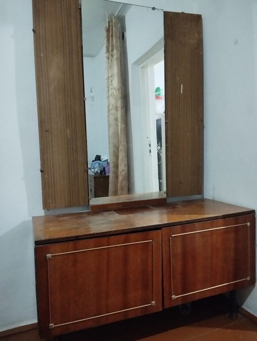 Продается  трельяж 300 тысяч