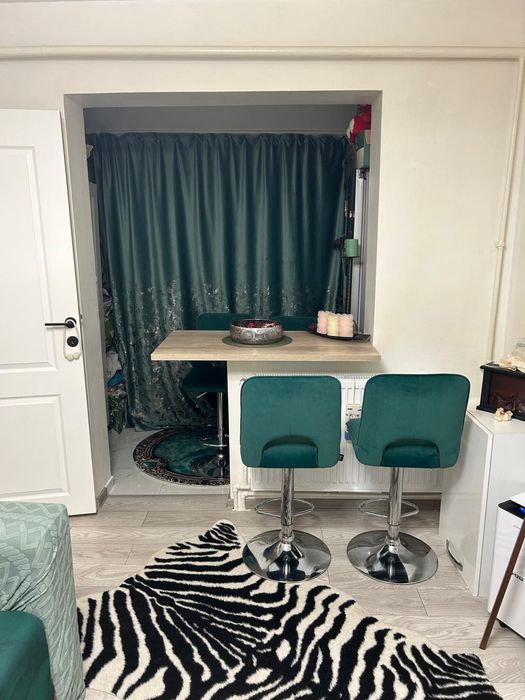 Vând apartament în Craiova,Valea Roșie în spate la Dacia 0759368963