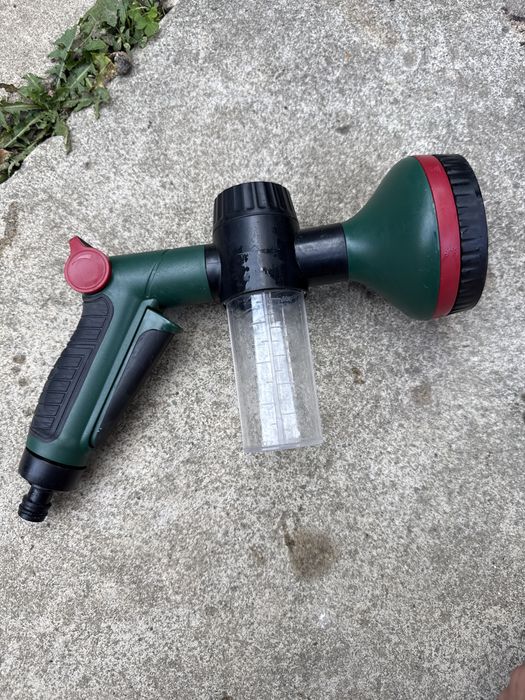Pistol de stropit / irigat gradină Parkside cu rezervor pentru soluție / detergent