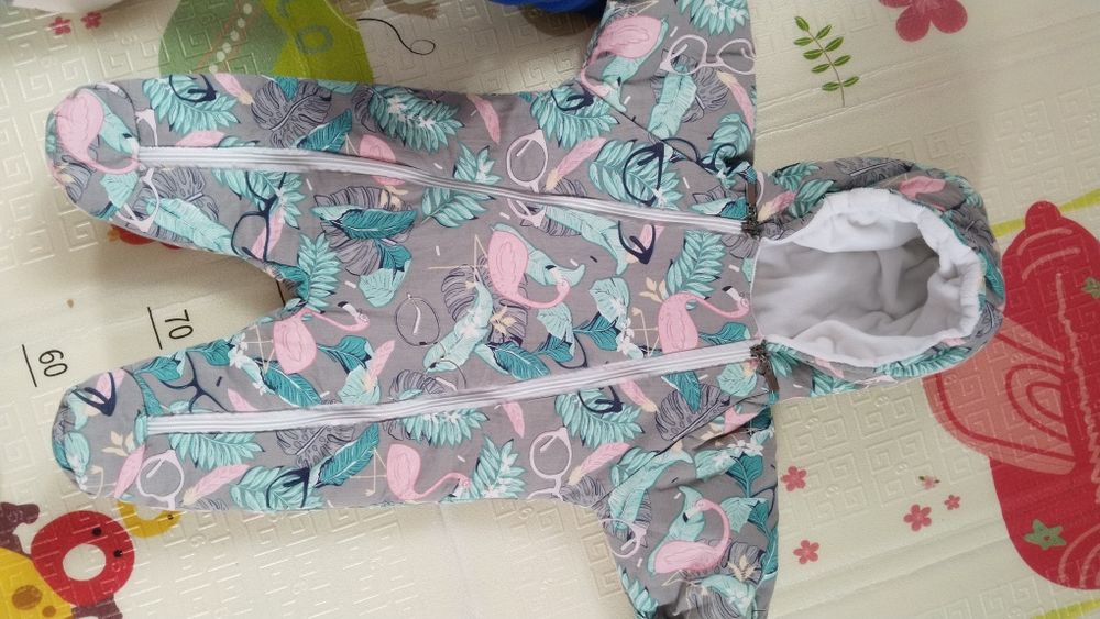 Продам детский демисезонный комбинезон