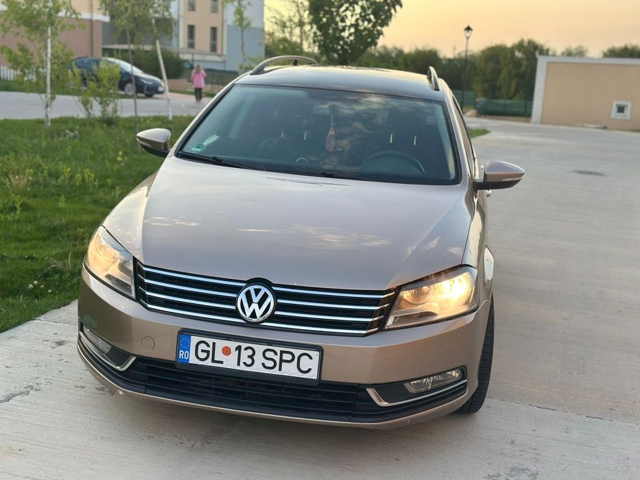 VOLKSWAGEN Passat