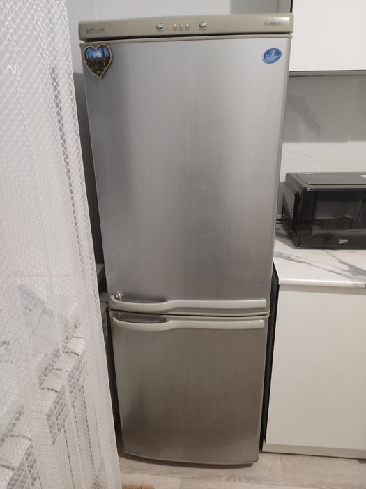 Холодильник Samsung