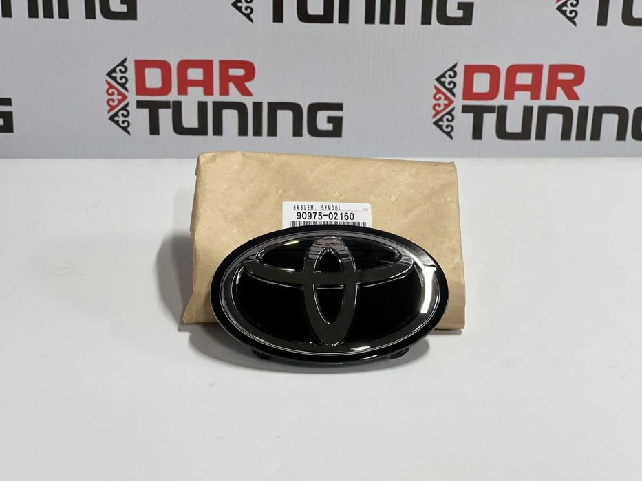 Эмблема решетки радиатора Toyota Camry 75