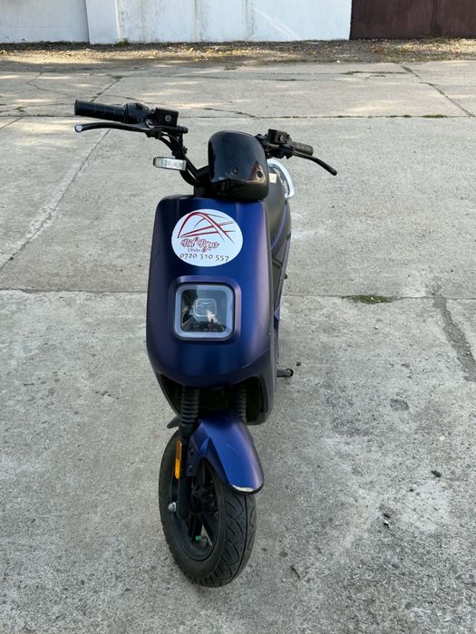 Vand scuter electric