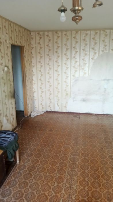 Продам квартиру улутьшеной плонировки