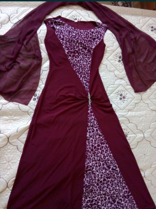Продам женское  платья