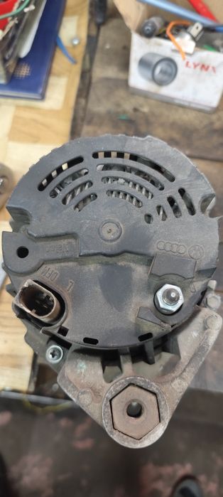 Продам генератор Ауди А4