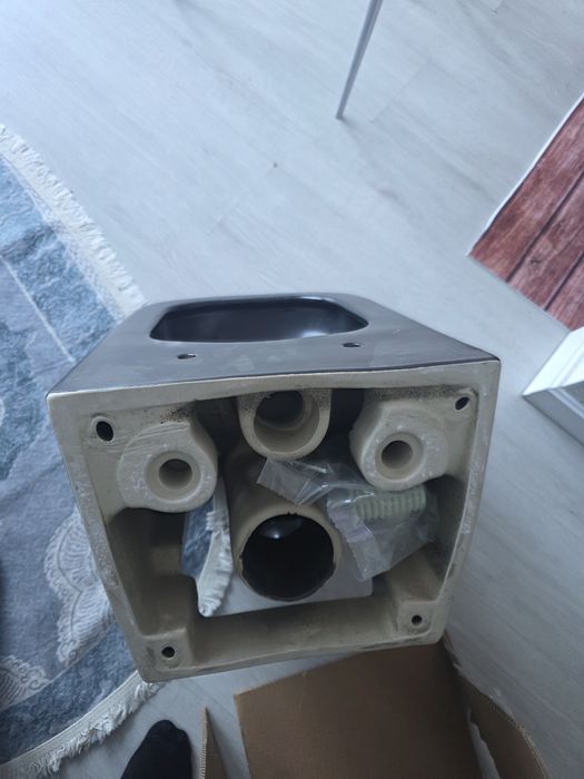 Продам унитаз навесной тупецки новый