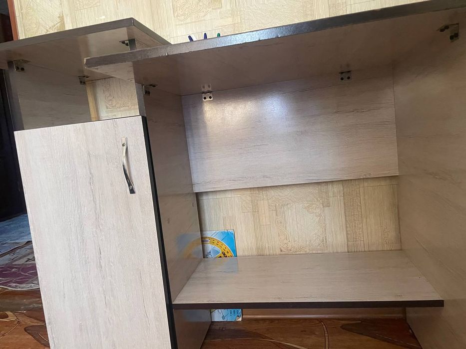 Письменый стол для офиса