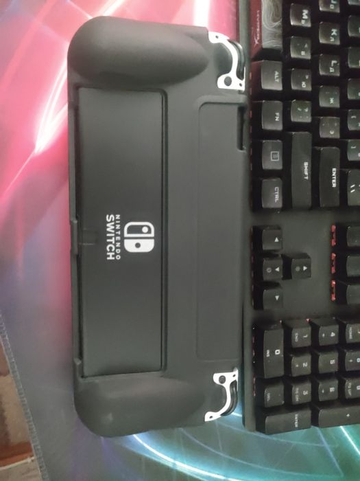 Продам Nintendo switch oled