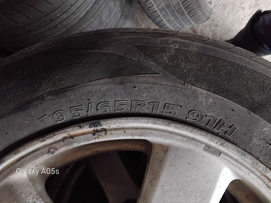 Продам диски с шинами 15