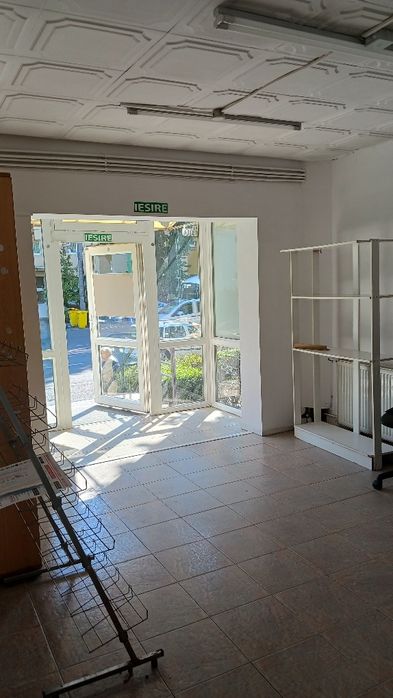 Închiriez spațiu comercial